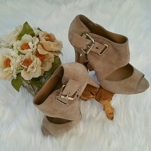 💥FINAL SALE💥NINE WEST Peep Toe PUMPS