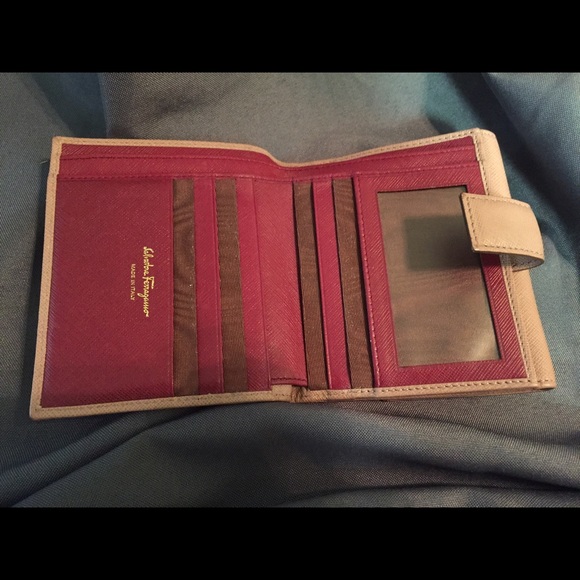 Ferragamo Wallet - Picture 4 of 4