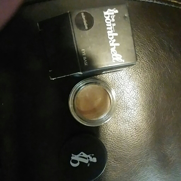 Bombshell Eye Base Submissive