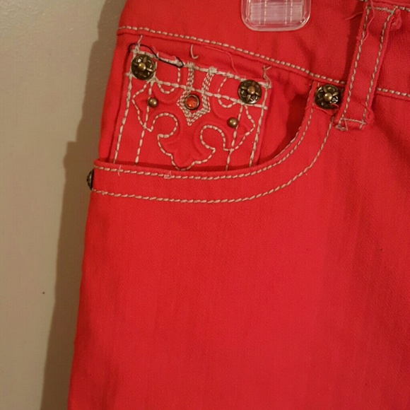 Bright Red Capri - Picture 3 of 3