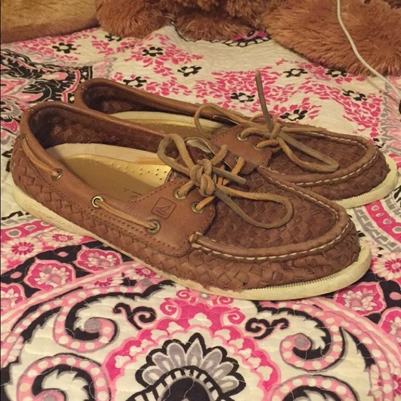 SPERRY brown leather weave top siders