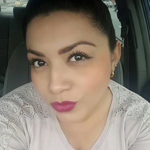 Meet your Posher, Yenny