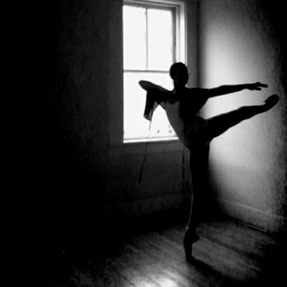 Meet The Posher Kristin - Picture 3 of 7