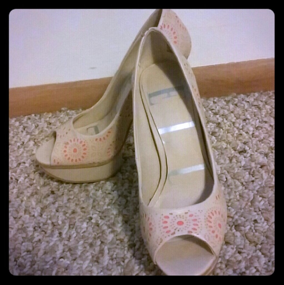 Elle Nude Heels