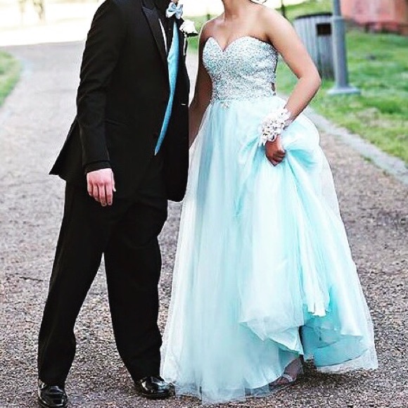 Prom dress. Used once - Picture 1 of 4