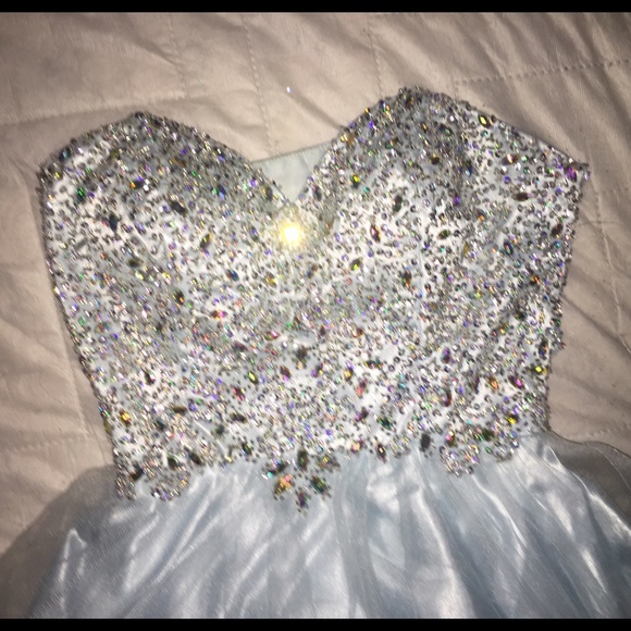 Prom dress. Used once - Picture 4 of 4