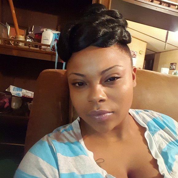 Meet your Posher, Isis - Picture 1 of 1