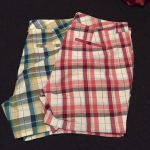 Two Shorts Dockers 8 Petite
