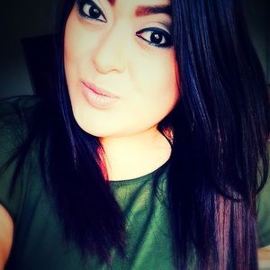 Meet your Posher, Esmeralda