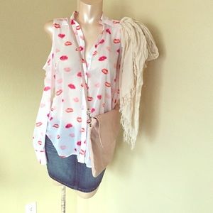 NY& CO  lips blouse  with peek a boo shoulders