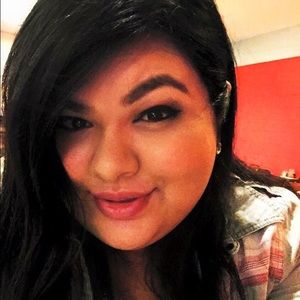 Meet your Posher, Gaby