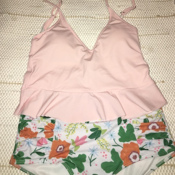 BRAND NEW Kortni Jeane bathing suit