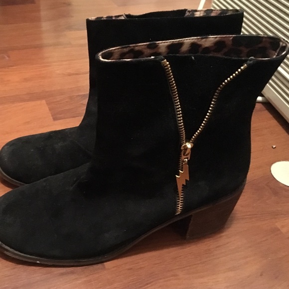 Black Betsy Johnson boots - Picture 1 of 3
