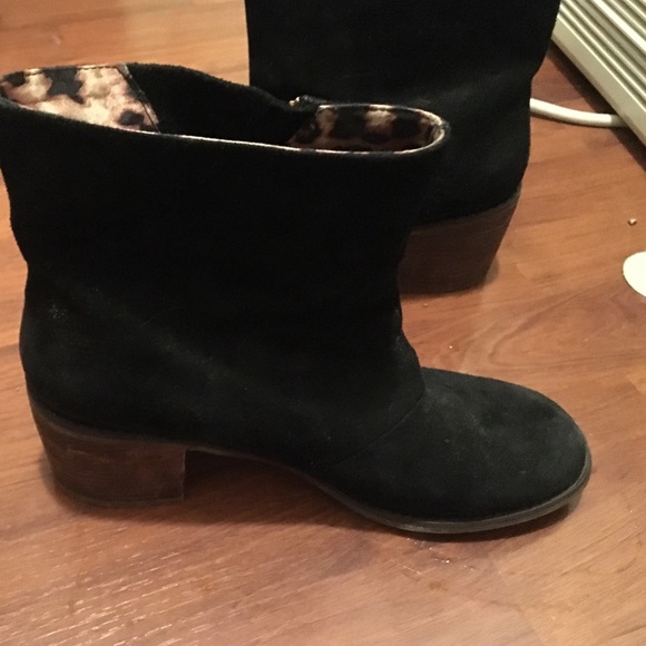 Black Betsy Johnson boots - Picture 2 of 3