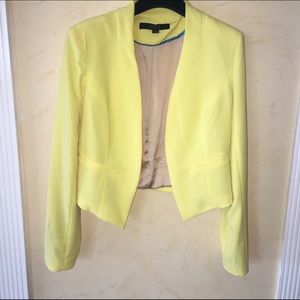 Yellow blazer