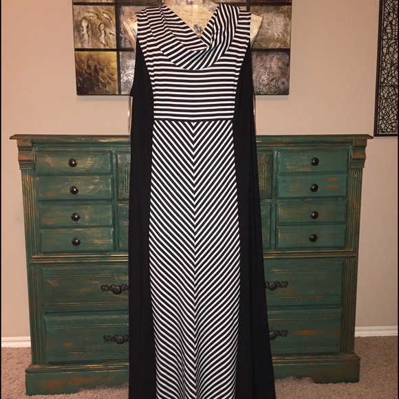 Roz&Ali Maxi Dress