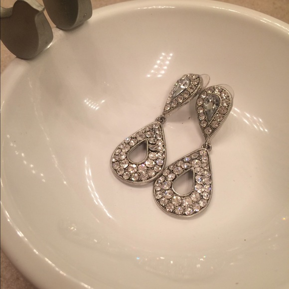Clear rhinestone drop earrings