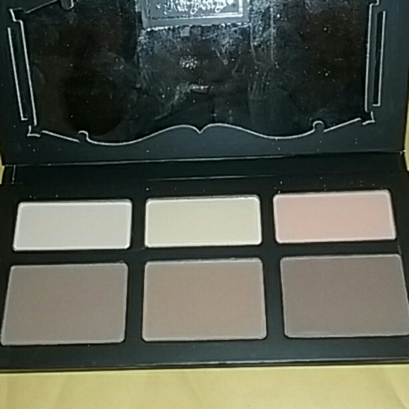 Kat von d shade and light