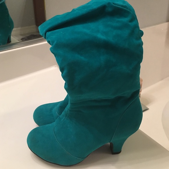 Ami club wear green boots