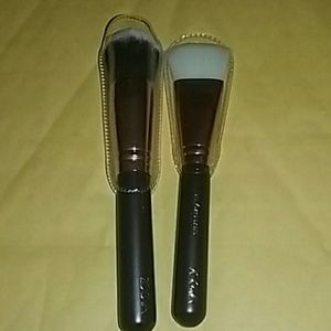 Zoeva brushes