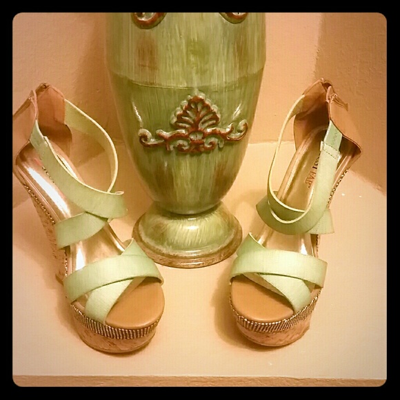 Mint/ Seafoam Just Fab Wedges