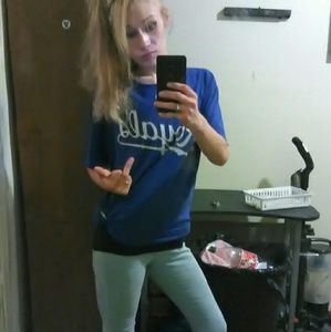 Meet your Posher, Eleeseea