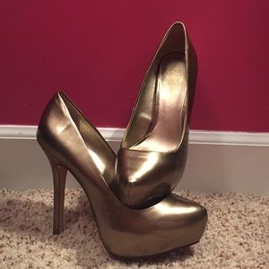 Fergie Gold Heels