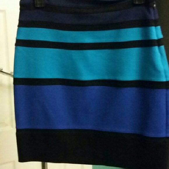 PRICE DROP - Brand new Express skirt Sz. 6 - Picture 2 of 3