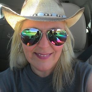 Meet your Posher, Cindy