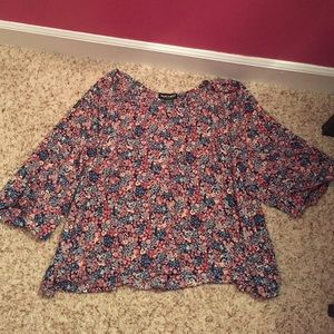 Floral print flowy shirt