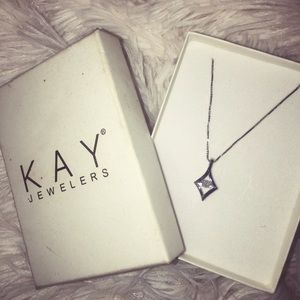 Black and white diamonds necklace