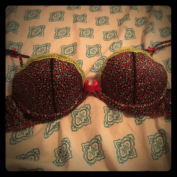 VS sexy little things push up bra