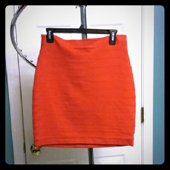NEW Express stetch Skirt