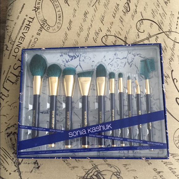 Sonia kashuk brush set! Nib