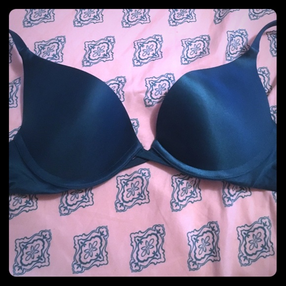 VS tshirt bra