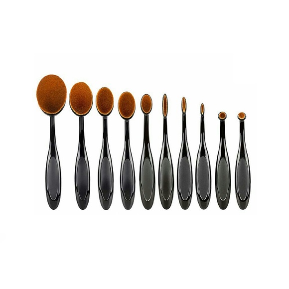 Day Dreams 10 Piece Oval Makeup Brushes - Picture 2 of 3