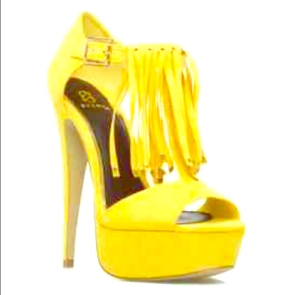 YELLOW FRINGE PLATFORM SANDALS 😊🍋💛