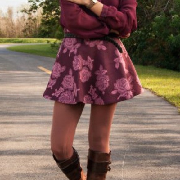 Abercrombie & Fitch Dresses & Skirts - ♦️3 for $18 NWT A&F Maroon Floral Skirt