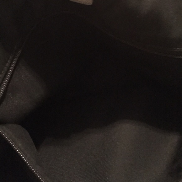 Authentic Gucci Tote - Picture 4 of 5