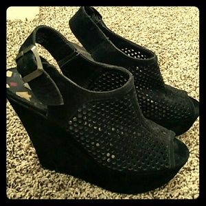 Madden Girl Black Wedge