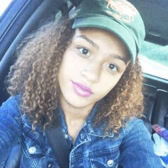 Meet your Posher, 'laila - Picture 1 of 1