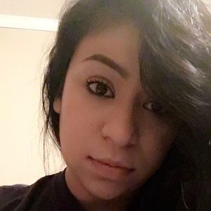 Meet your Posher, Alma