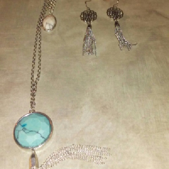 Necklace and earring set