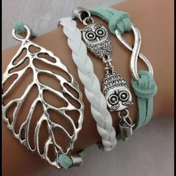 Jewelry - 🦋OVER STOCK SALE🦋 MULTI-STRAND Charm Bracelet