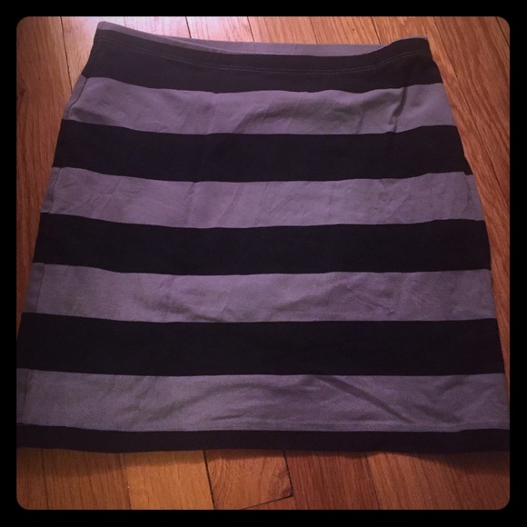 🏳️BOGO🏳️ Striped H&M Skirt