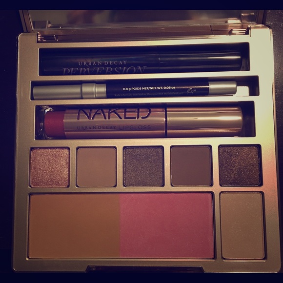 Urban Decay Naked on the Run Palette