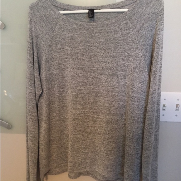 Grey long sleeve tee