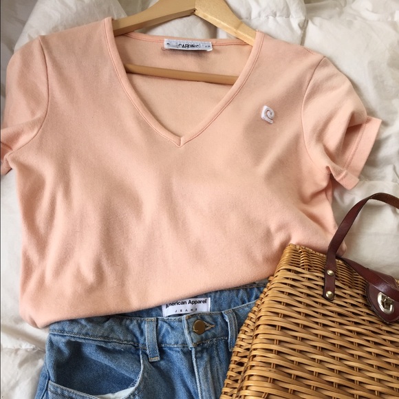 Vintage peachy v-neck size s