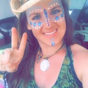 Meet your Posher, Hillary