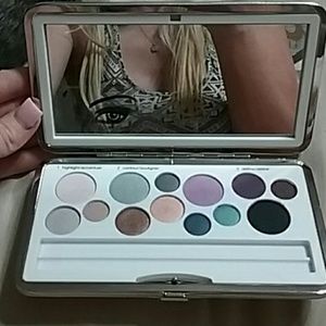 Clinique eyeshadow pallette